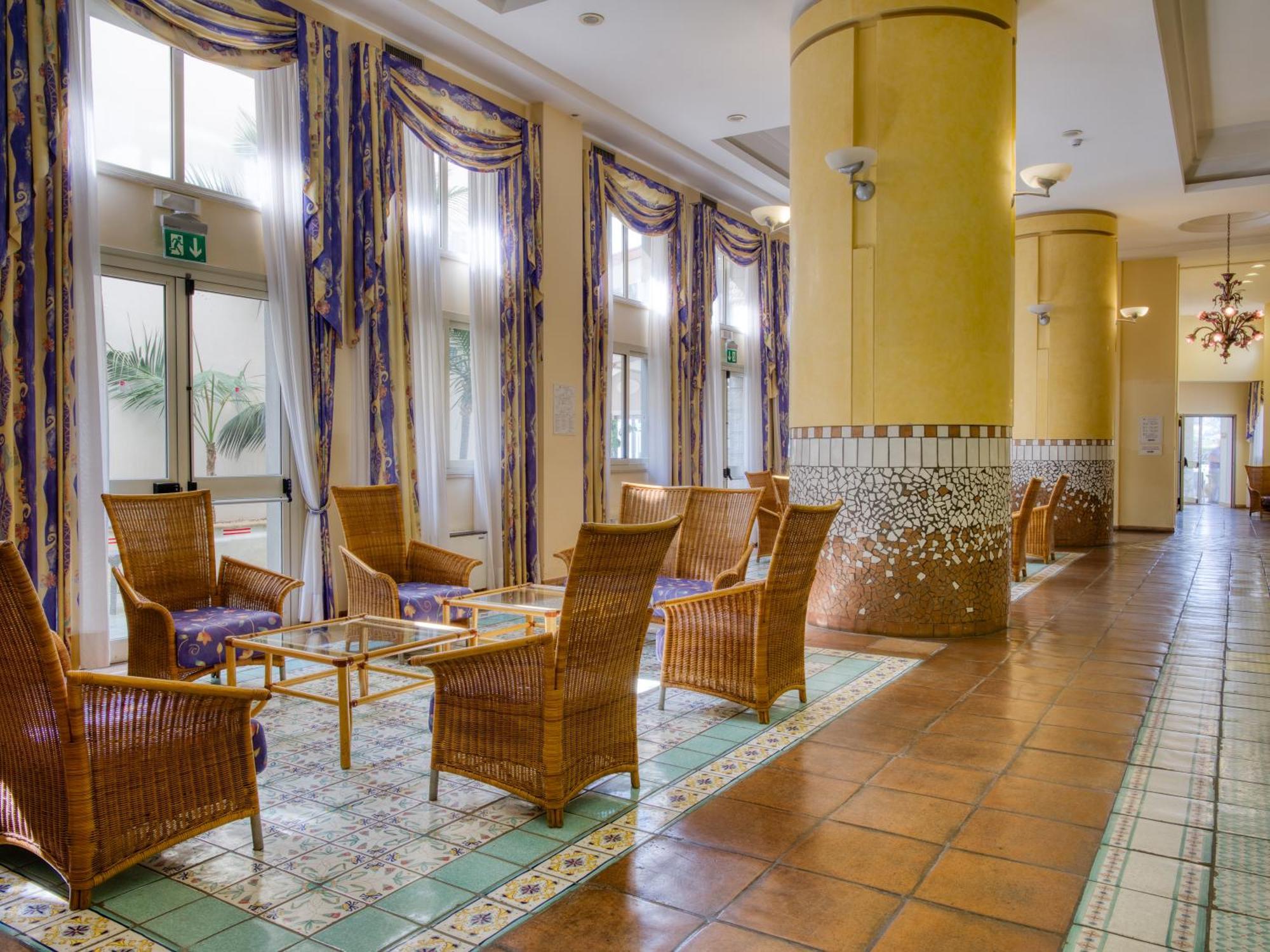 Olimpo Le Terrazze Hotel 4*